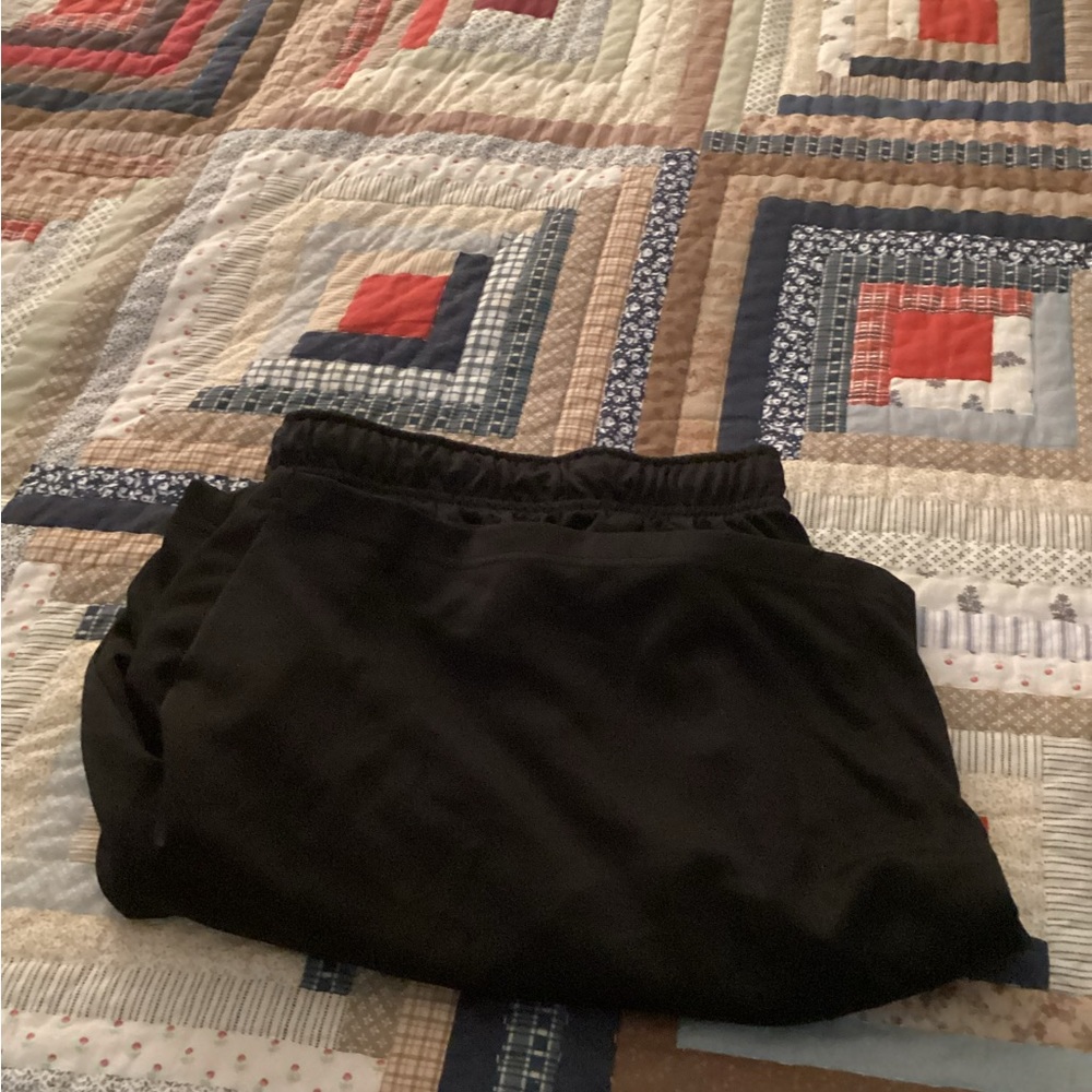 Shorts - Picture 2 of 3